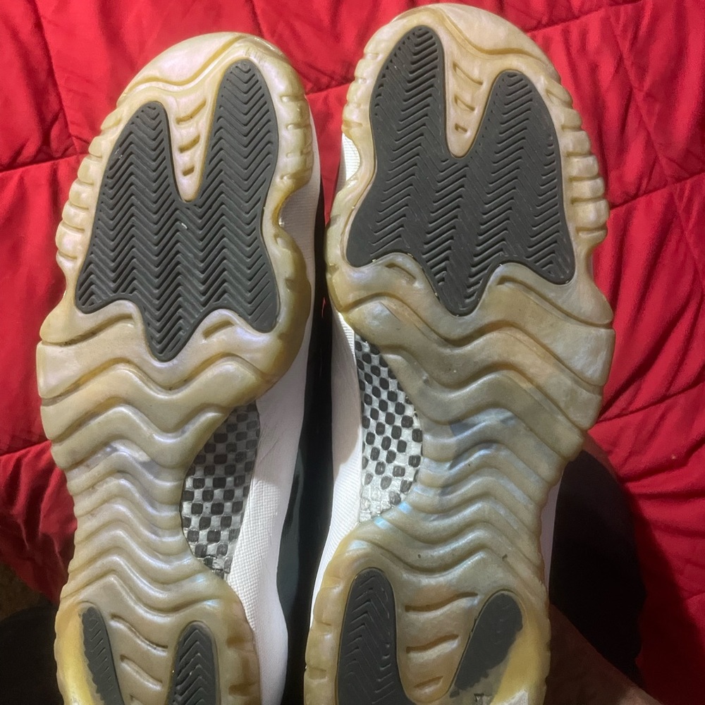 Jordan 11 Emerald/Easter - image 4